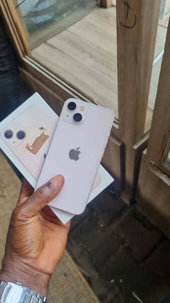 iPhone 13 simple