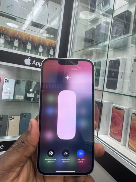 iPhone 13 simple
