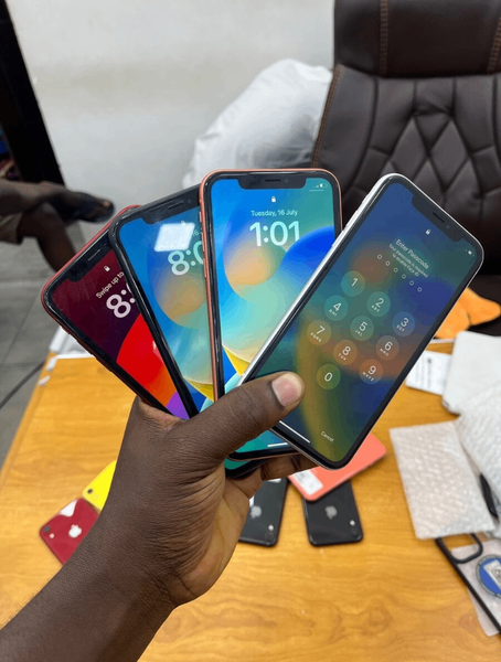 iPhone XR 64/128