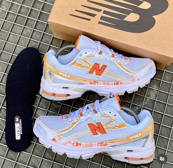 NEW BALANCE  740