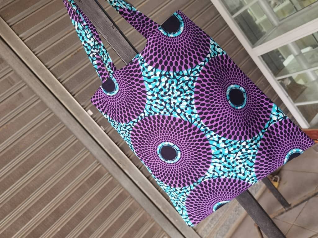 Tote bag