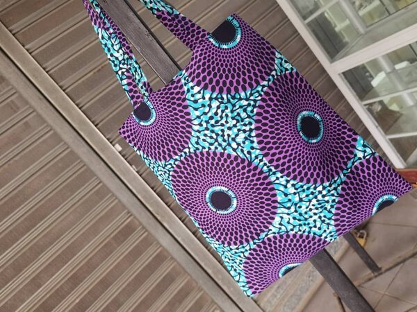 Tote bag