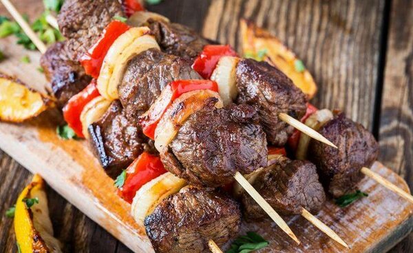 Brochettes de viande savoureuses
