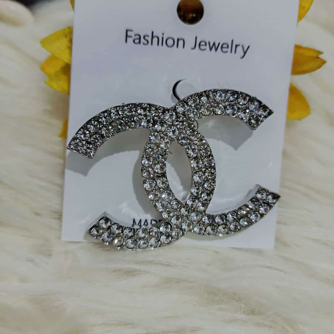 Broches Chanel