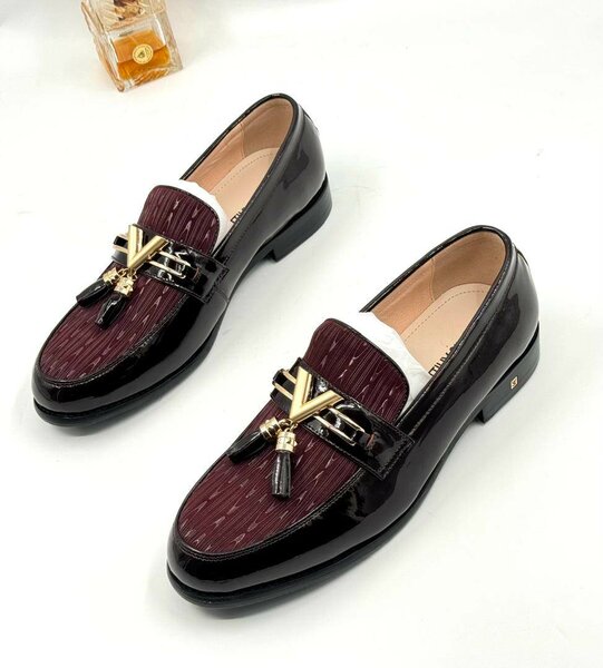 Men classic shoes