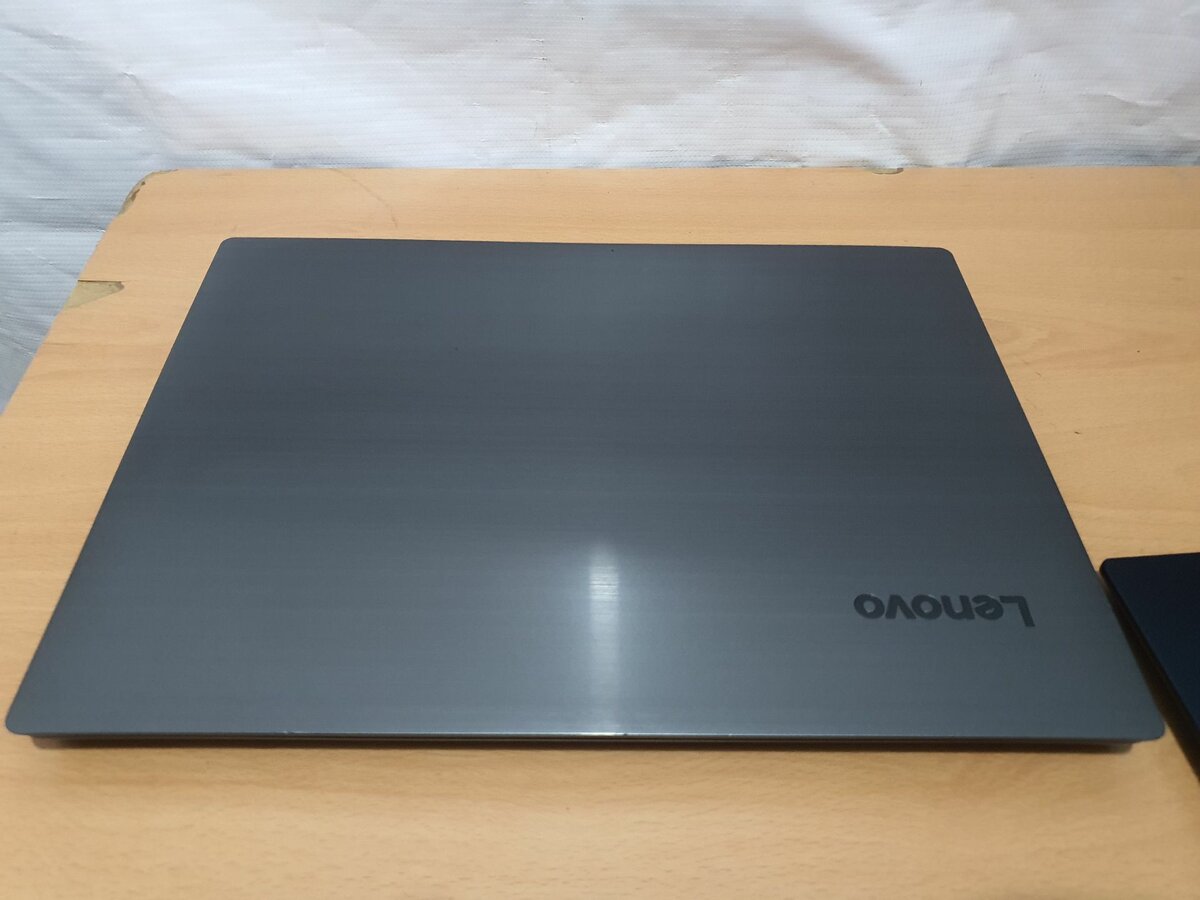 Lenovo V330-14