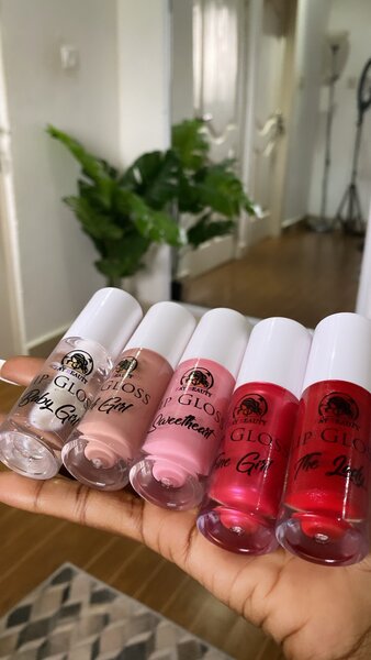 Fay Beauty lipgloss
