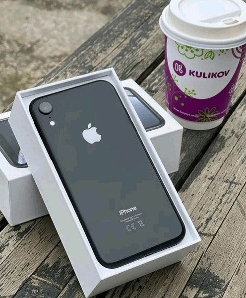iPhone XR noir