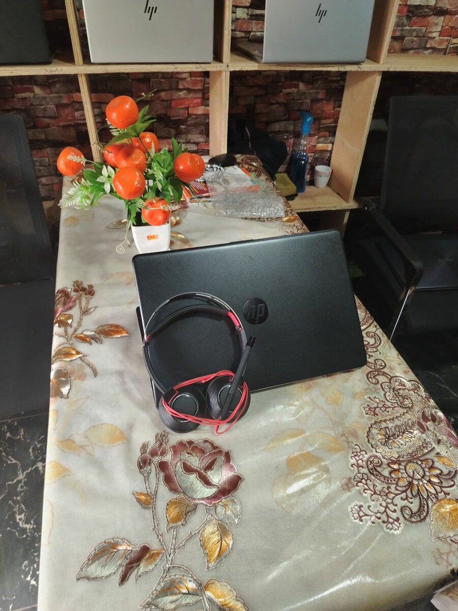 HP LAPTOP 15 I3