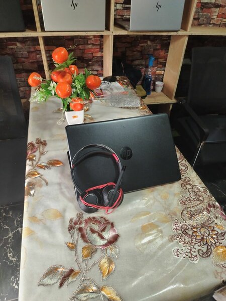 HP LAPTOP 15 I3