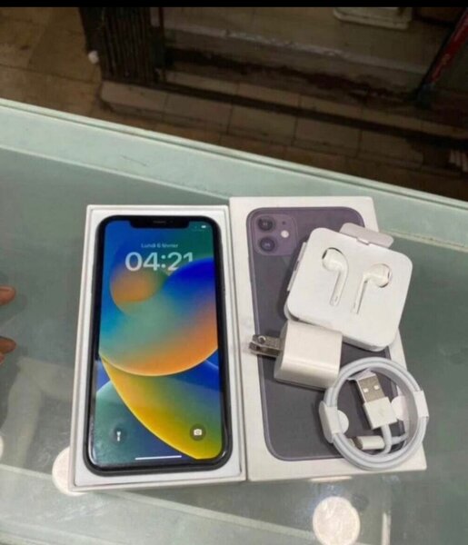 iPhone 11 avec accessoires