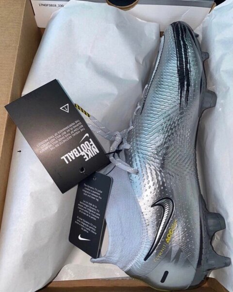 SOCCER BOOTS