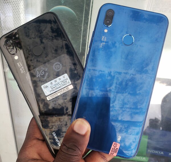 Huawei P20 lite 128giga ram6 casi neuf