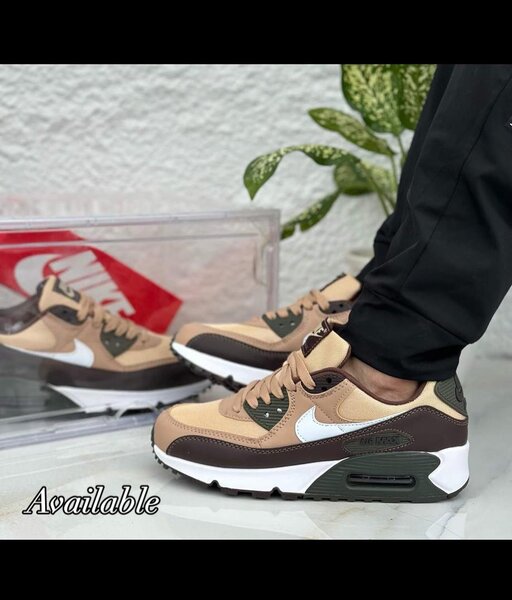 NIKE AIRMAX