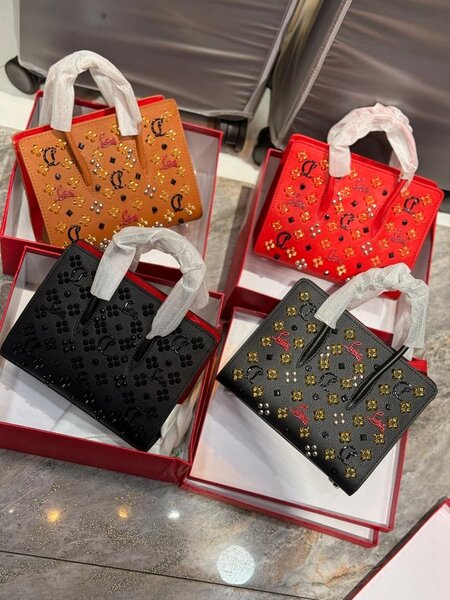 Ladies hand bag