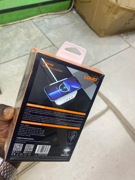 Wireless power bank
