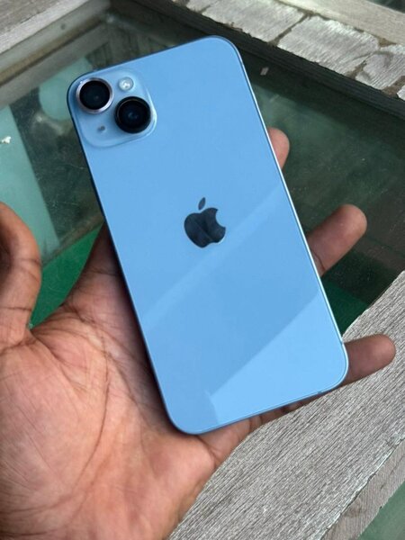 iPhone 13 simple