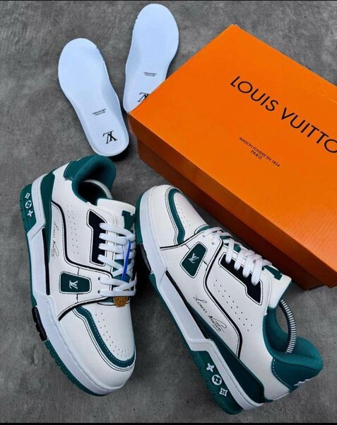 Louis Vuitton Sneakers