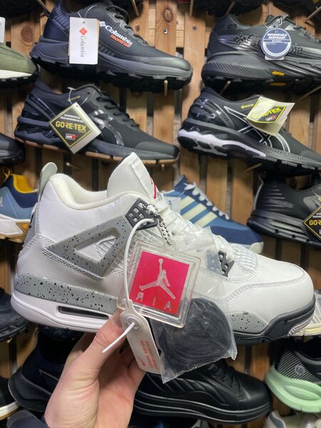 NiKE JORDAN