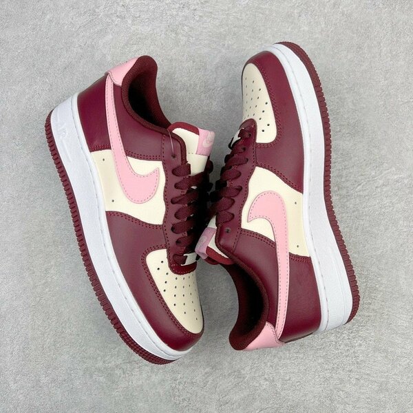 NIKE AIRFORCE CLASSIC