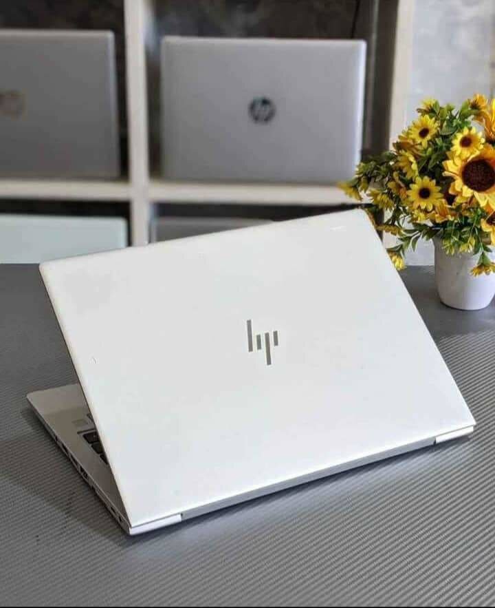 HP 830 G5 core i5  16Go/512Go