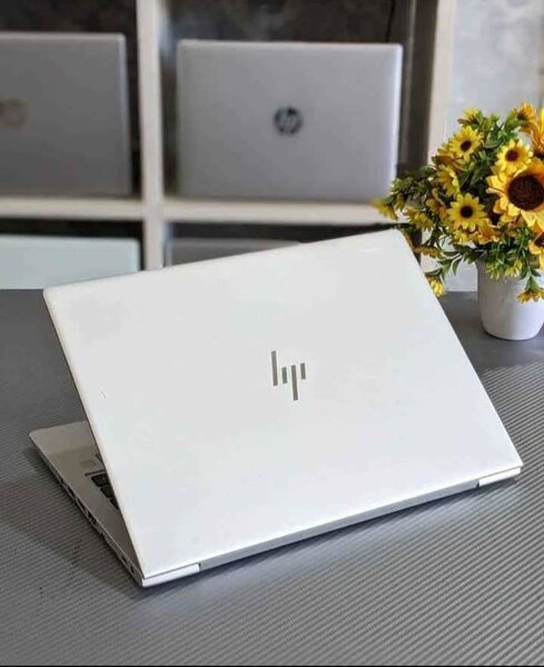 HP 830 G5 core i5  16Go/512Go
