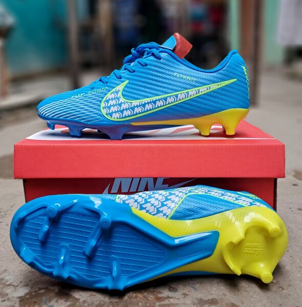 Soccer boots