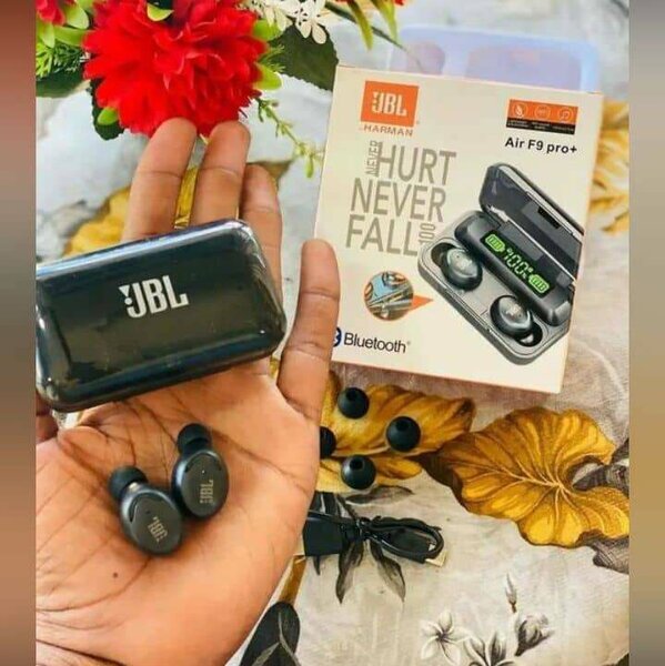 JBL earpods