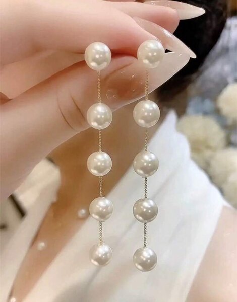 Elegant Pearl Chain Drop