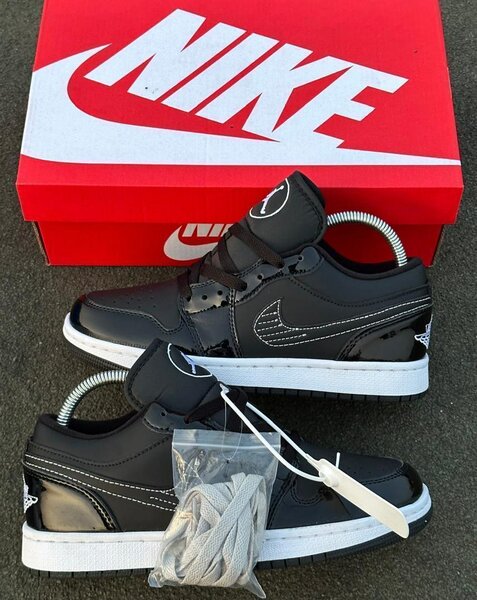 Nike Chaussures Basses Noires