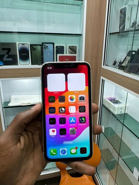 iPhone 11