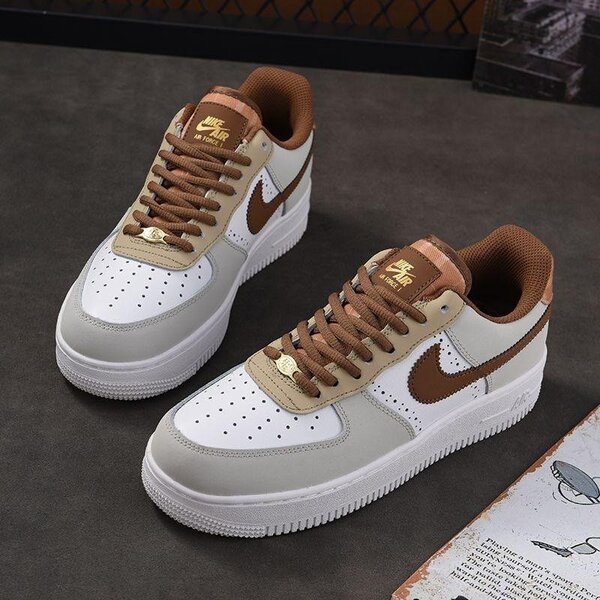 NIKE AIRFORCE CLASSIC