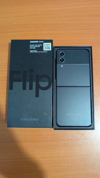 Samsung Galaxy Z Flip Smartphone