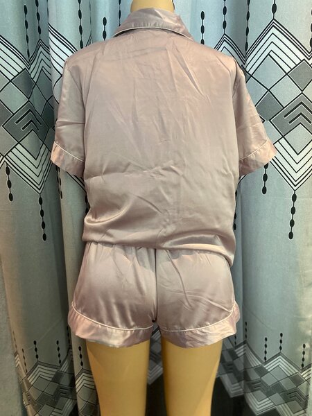 Pyjamas thrift