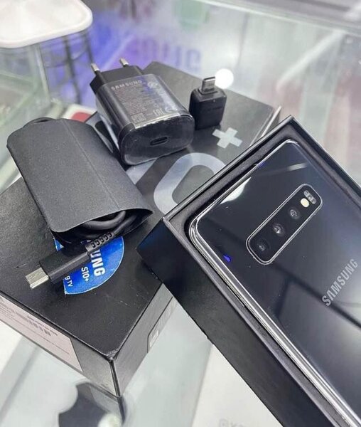 SAMSUNG GALAXY S10+