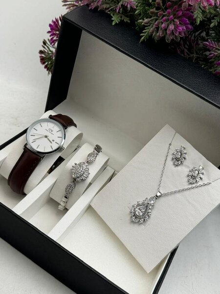 LADIES SET DW, HERMES WATCH WITH BRACELET AND EARRINGS