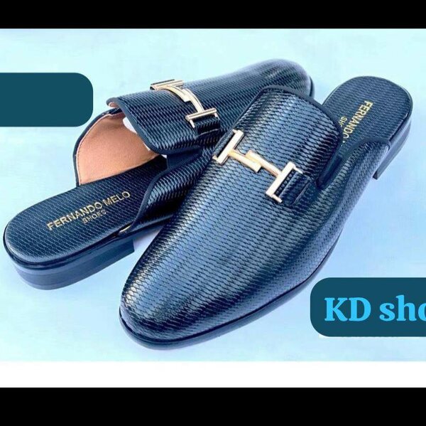 Dress shoe