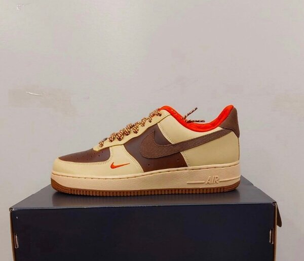 NIKE AIR FORCE