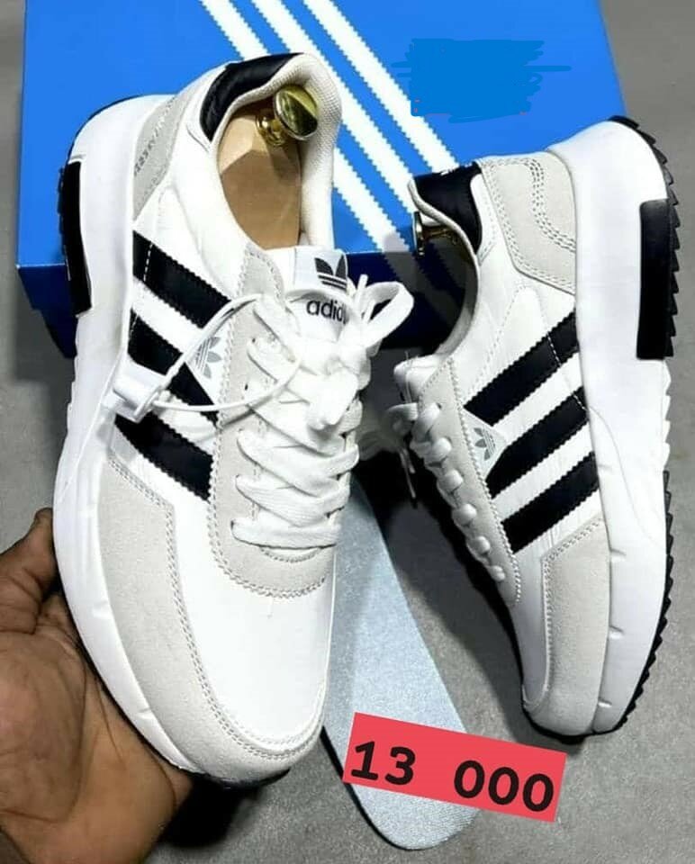 baskets Adidas  blancs/noir