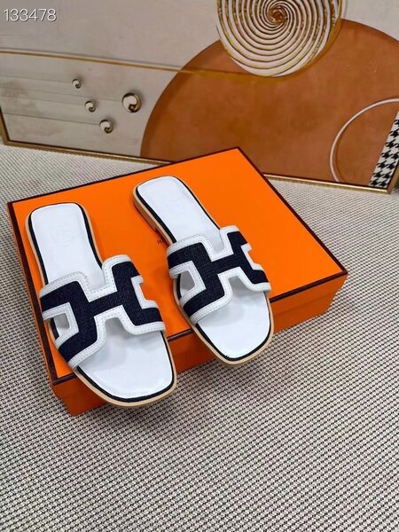 Ladies sandals