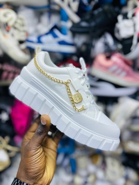 Baskets blanches tendance