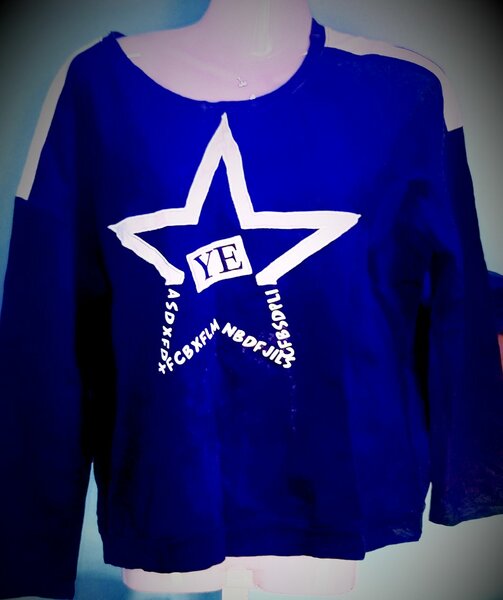 Sweatshirt