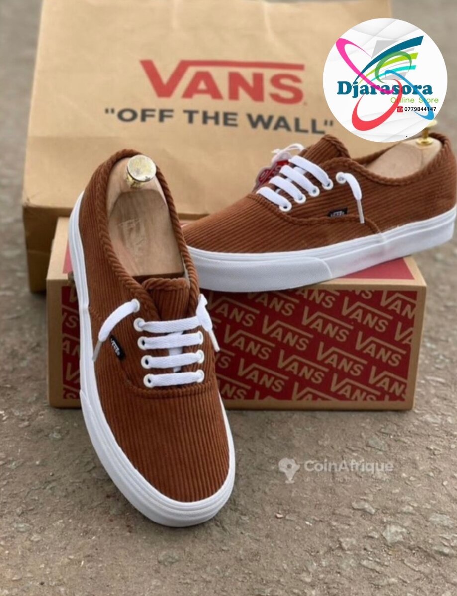 News Model Van's Authentic