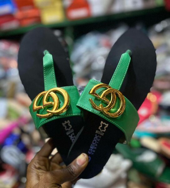 Women's slippers