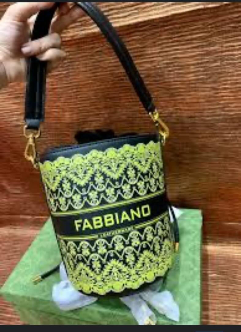 Bucket bag
