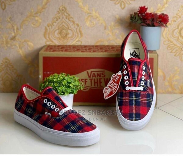 chaussures basses à lacets