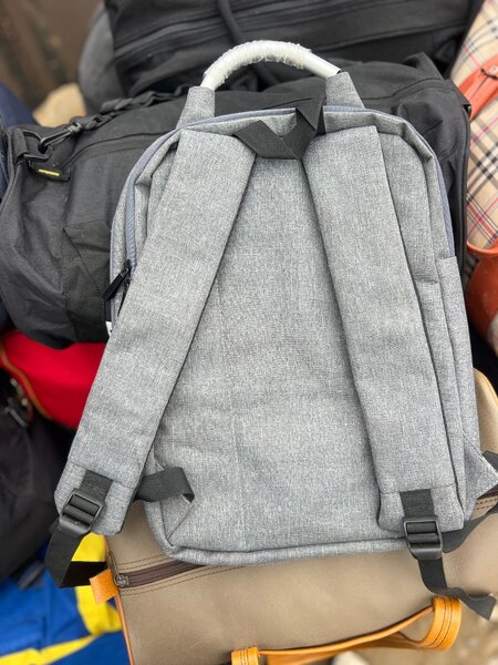 Sac à dos gris MERCÉDÈS