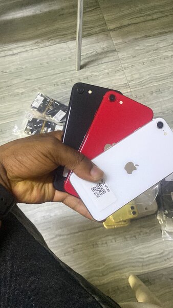 iPhone SE 2/64/128