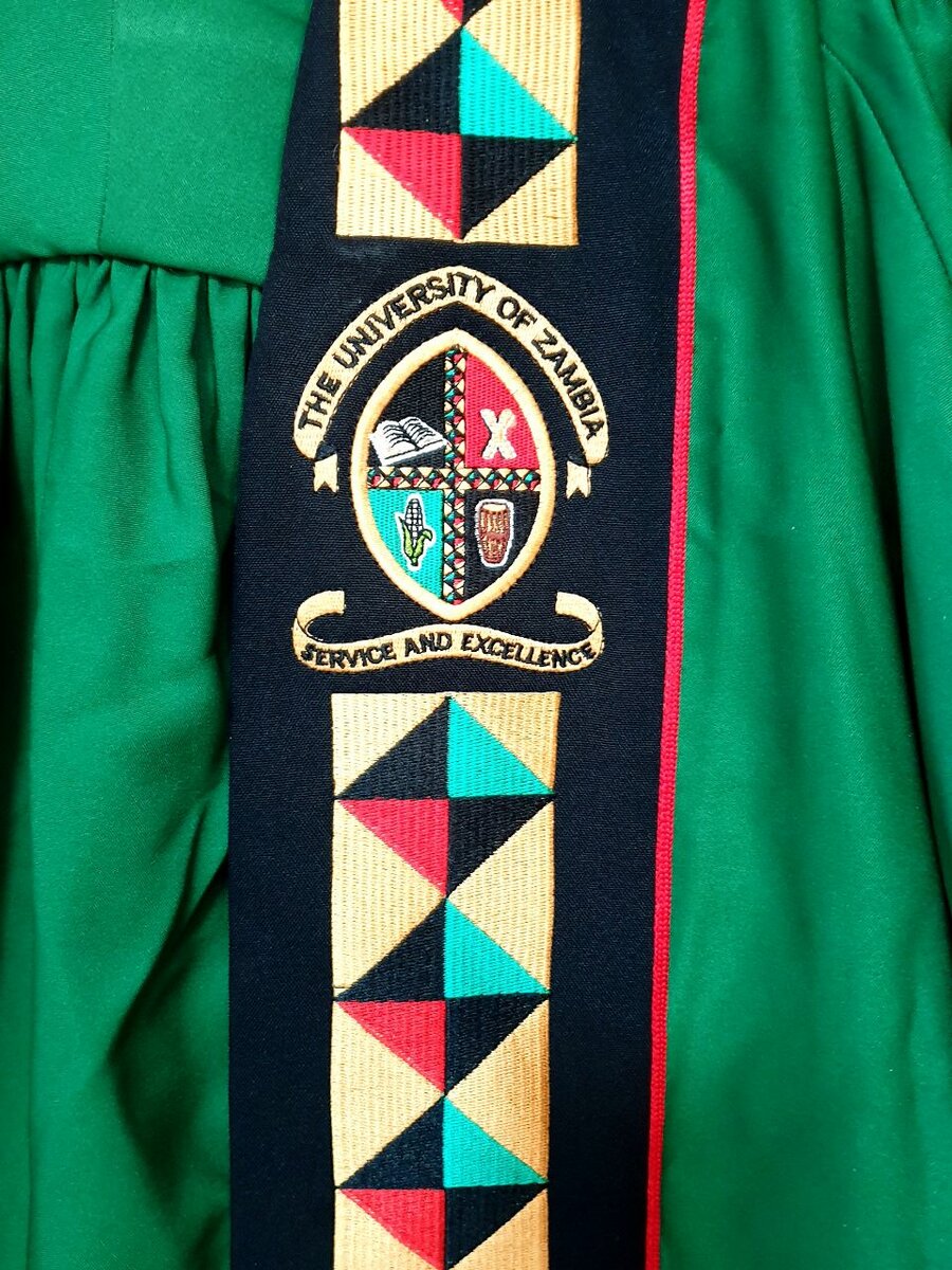 UNZA GOWN FOR HIRE