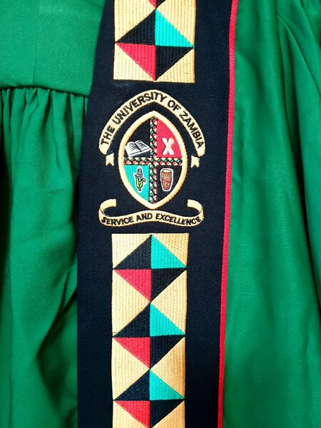 UNZA GOWN FOR HIRE